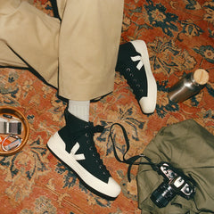 WATA II CANVAS BLACK PIERRE